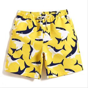 Short de gym personnalisé en coton pour hommes, impression de poches avec logo, short de gym sublimé en grande quantité - Product Image 4