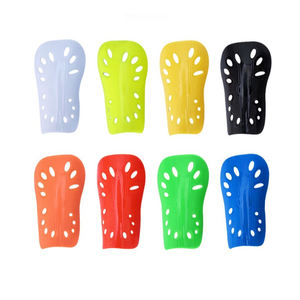 Protège-tibias en PU sur mesure pour la boxe et le football Protection sportive pour adultes avec impression de logo personnalisé Protège-tibias de football - Product Image 4