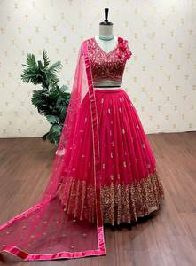 Precioso color rosa lehenga Choli con Dupatta, diseñador indio listo para usar ropa de fiesta Lehenga Choli Sequence Georgette Work - Product Image 2