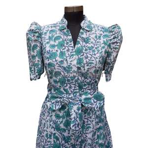 Robe maxi vintage à manches courtes, à imprimé floral, en coton 100% écologique, respirante, à séchage rapide, à col en V, faite à la main, colorée - Product Image 3