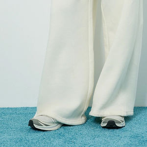 Prix d'usine – Ensemble de survêtement décontracté deux pièces pour femme 2026 / Vente en gros – Haut zippé couleur unie et pantalon taille élastique - Product Image 4