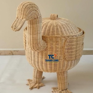 Giá Rẻ Nhất Giá Tự Nhiên <span class=keywords><strong>Wicker</strong></span> Vịt Giỏ Với Nắp Handmade <span class=keywords><strong>Wicker</strong></span> Động Vật Giỏ Động Vật Đồ Chơi Lưu Trữ Bin Cho Bé Vườn Ươm Trang Trí Nội Thất - Product Image 1