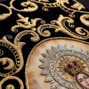 Bannière liturgique de luxe en velours, personnalisée, brodée à la main avec du fil doré, drapeau religieux catholique pour l'église avec franges - Product Image 6