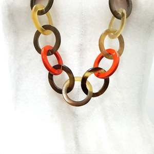 Collar de cuerno de búfalo natural estilo moderno hecho a mano conjunto de regalo personal en forma de trapecio - Product Image 6