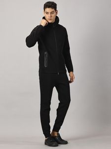 Ensemble de survêtement pour homme en molleton technique noir jais, veste à capuche zippée et pantalon de jogging fuselé assorti, deux pièces, style athlétique - Product Image 3