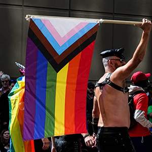 Paquete de 2 Banderas del Orgullo para Exteriores, Bandera LGBTQ de Doble Cara de 3x5, Bandera del Orgullo del Progreso, Banderas Lésbicas, Bandera Arcoíris Gay LGBT - Product Image 1