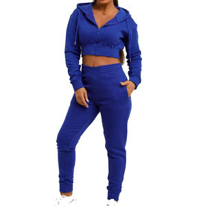 OEM Logo personnalisé Usine Vente en gros Grande taille Mode Crop Top Survêtement 2 Pièces Ensemble Solide Motif Court Longueur pour l'Hiver 2026 - Product Image 1