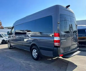 Oferta Especial: Mercedes-Benz Sprinter V6 AWD 2022 Usada, Conversión a Camper Todoterreno, Compatible con OEM - Product Image 3