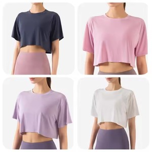 T-shirts Crop Top pour femmes Couleur personnalisée Collection d'été en gros Conception sans col avec manches courtes - Product Image 3