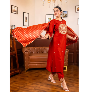 Conjunto Premium de Kurta, Pantalón y Dupatta para Mujer, Tela de Mezcla de Seda con Bordado a Mano para una Moda Étnica Elegante para Exportación - Product Image 1