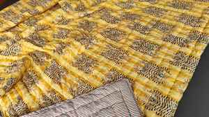 ผ้าห่มควีนไซส์ทำมือจากผ้าฝ้ายออร์แกนิก ลายสัตว์ พิมพ์ลายสองด้าน - Product Image 3