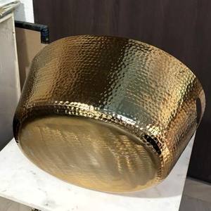 Tazón de aluminio martillado de lujo Acabado dorado Técnica pulida Estilo rural Durable Decorativo Funcional para vino de fiesta - Product Image 4