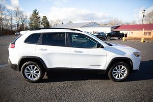 CHEROKEE LATITUDE LUX 2022 USADO EN EXCELENTES CONDICIONES, SUV 4WD, INTERIOR BLANCO, TRANSMISIÓN AUTOMÁTICA DE GASOLINA DE 9 VELOCIDADES, TRACCIÓN EN LAS CUATRO RUEDAS - Product Image 4