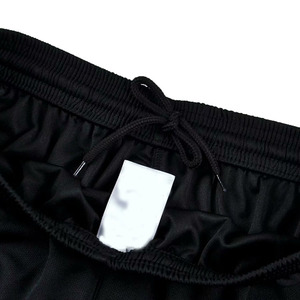 Uniforme de football léger et bon marché à manches courtes pour hommes adultes - 100% polyester, tenue de football respirante et à séchage rapide - Product Image 4