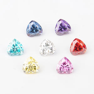 Moissanite lâche colorée par coupe de coeur dans toutes les tailles pour des concepteurs et des fabricants de bijoux - Product Image 1