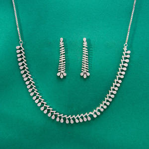 Último collar clásico de CZ de calidad de exportación hecho a mano 2 tonos chapado en rodio de moda y elegante - Product Image 2