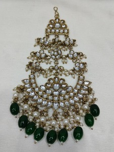 Ensemble de collier de mariée en perles Kundan avec boucles d'oreilles en perles vertes Maang Tikka Bijoux de mariage indiens - Product Image 6