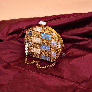 2025 bolso de mano de lujo de diseñador más vendido, embrague adornado de latón con monedero de patrón único de nácar - Product Image 4