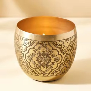 Bougie chauffe-plat en métal doré pour la décoration de la maison et pour créer une ambiance chaleureuse dans votre intérieur - Product Image 1