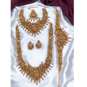 Bijoux de temple Ensemble de colliers Lakshmi plaqués or Collier de pièces de monnaie Lakshmi déesse antique avec boucles d'oreilles pour femmes - Product Image 1