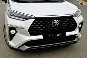 2024 Toyo Ta Veloz 1.5L motore benzina nuovissimi sedili interni in pelle di colore bianco scuro I-Force Max auto usate automatiche Premium - Product Image 2