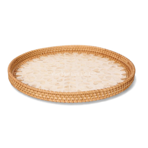 Plateau en rotin et nacre, vaisselle décorative pour hôtels, restaurants, traiteurs et repas à domicile - Product Image 2