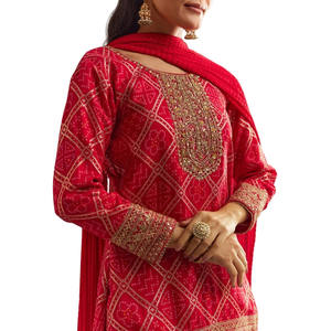 Vente en gros de rouge Bandhani Zari Kurta Jacquard Sharara avec mousseline de soie Dupatta pour fête réception de mariage et commandes personnalisées - Product Image 5
