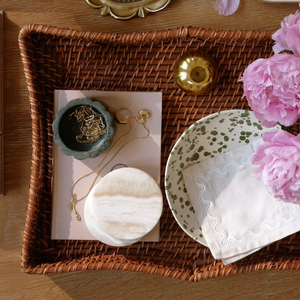 Plateau rectangulaire en rotin écologique Panier de service tissé naturel avec poignée Organisateur de table décoratif Rangement à domicile - Product Image 6