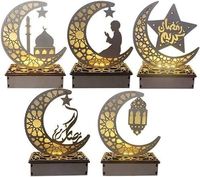 Pièce maîtresse en métal de décor islamique artistique pour la célébration du Ramadan à la maison avec de beaux motifs inspirés de la lanterne