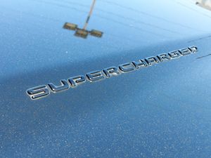 Chevrolet Tahoe RST Turbo AWD SUV automatique 2020, conduite à gauche, intérieur clair, sièges en cuir ACC, pneus R20, 11 400 miles - Product Image 2