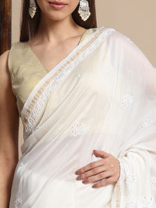 ผ้าไหมชานเดรีคุณภาพสูง ปักมือแบบดั้งเดิม ไม่ยับง่าย เหมาะสำหรับงานแต่งงานและงานเลี้ยง  งานปักชิคันการีด้วยดิ้นทอง สำหรับผู้หญิง - Product Image 2