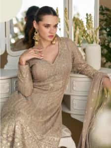 Salwar Kameez en soie de qualité supérieure pour femmes avec une belle broderie traditionnelle indienne avec Dupatta - Product Image 5