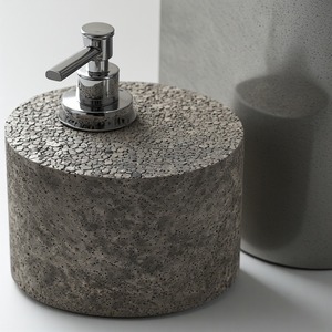 Dispensador de Jabón de Latón Ecológico y Duradero de Primera Calidad con Acabado Antiguo Diseñado para Decoración de Interiores de Baños y Cocinas de Lujo - Product Image 1