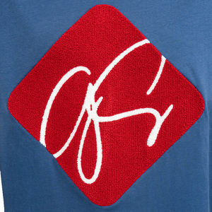 T-shirt décontracté bleu streetwear SPORTISH IMPEX avec broderie rouge sur le devant et logo signature brodé sur la manche - Product Image 4