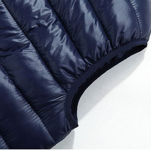 Chaqueta acolchada de invierno acolchada con estilo para hombre, sin mangas, a la moda, impermeable, decoración de piel de cuero, cremallera de talla grande - Product Image 3