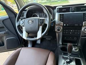 Toyota 4Runner Limited 4x4 d'occasion 2024 - Product Image 5