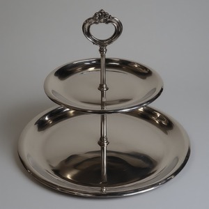 Soporte de pastel de metal chapado en plata antigua con artesanía de primera calidad, ideal para salones de banquetes, bodas y estilo de eventos - Product Image 6