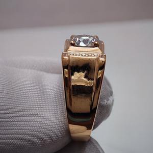 Bague de mariage en diamant de laboratoire antique de 2.0 ct, bague de fiançailles vintage originale en moissanite pour homme, bague d'anniversaire plaquée or - Product Image 2