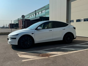 Occasion 2025 Tesla Model Y Puissance-217kW (295ch) Hybride Électrique Capacité Batterie-82kWh Transmission Automatique Axle-2 Conduite à Gauche - Product Image 4