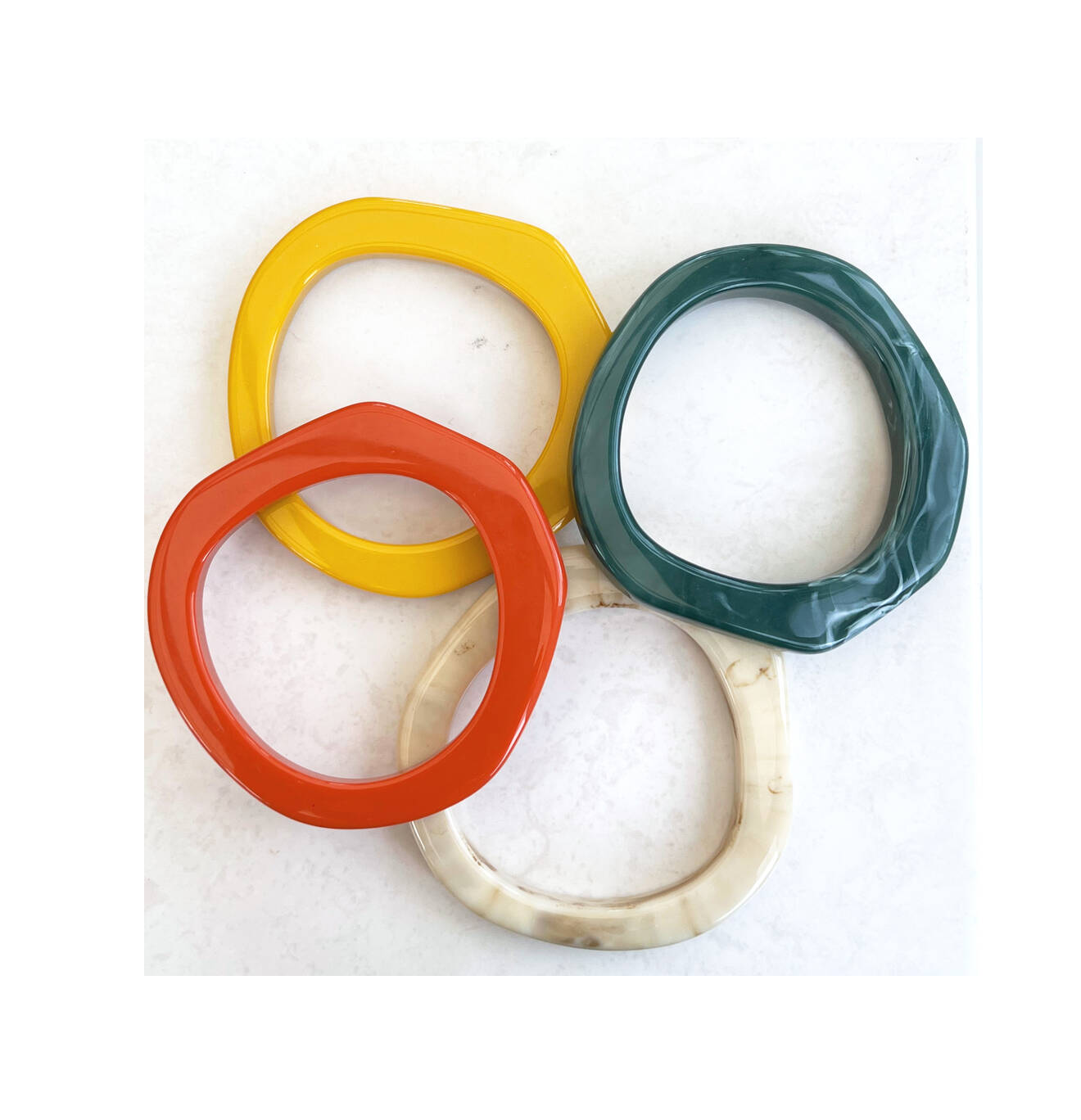 bangle resin gold