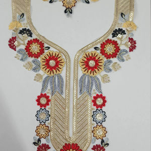 Col de cou brodé raffiné sur tissu net avec travail de séquence pour blouses de fête indiennes robes kurtis couture - Product Image 1