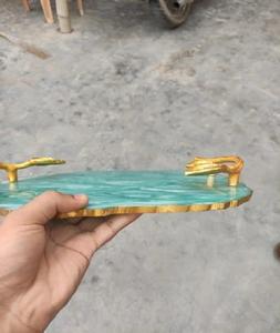 Plateau et dessous de verre en résine personnalisés faits à la main avec poignée, modèle unique à motif de mélange scintillant pour le public cible - Product Image 4