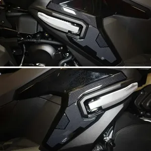 Protezioni 3D per Poggiapiedi Compatibili con Honda ADV350 2022-2025, Adesivi Eleganti per Moto - Product Image 3