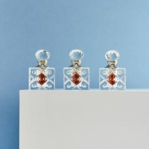 Rareté aromatique: Comprendre la valeur de l'huile essentielle de bois d'agar Huy Phat - Product Image 1