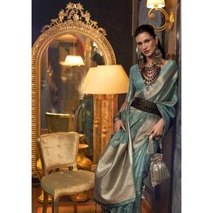 ผ้าซิลค์สีฟ้าอมเขียวที่ถักด้วยด้ายสีซีอาน ประดับพู่ห้อย สำหรับงานแต่งงานแบบบอลลีวูด - Product Image 3