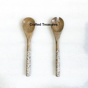 Juego de Cubiertos de madera de acacia respetuosos con el medio ambiente con mango decorativo de resina Juego de Cubiertos de madera más popular Cuchara y tenedor de cena de mesa - Product Image 4