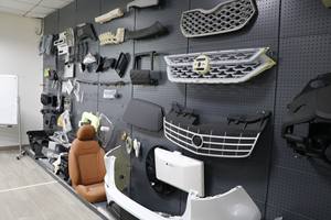قطع غيار سيارات مخصصة مع خدمات القولبة المكررة والقولبة بالحقن والطلاء بالرش، مصنع OEM - Product Image 3