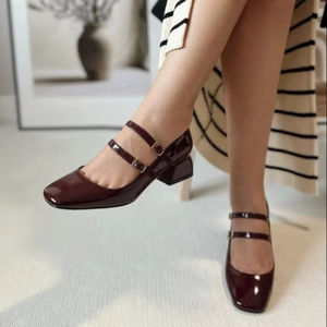 Sandalias de Tacón Cuadrado de 3 cm con Punta en Pico y Tira Trasera de Charol Negro para Mujer, Producción de Calzado Tallas 40-43, Hecho en Turquía - Product Image 1