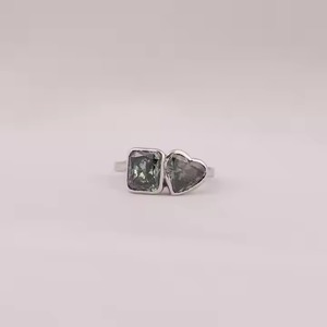Anillo único de propuesta de oro sólido de 14kt para mujer con un diamante de laboratorio verde y anillos de diamantes finos de piedra de corte radiante de corazón - Product Image 5