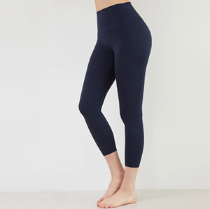 OEM Scrunch Butt Capri Leggings Para Mujeres Capri Longitud Sin Costuras Yoga Pantalones Cortos Que Absorbe La Humedad Ropa de Gimnasio Fabricante Personalizado - Product Image 1